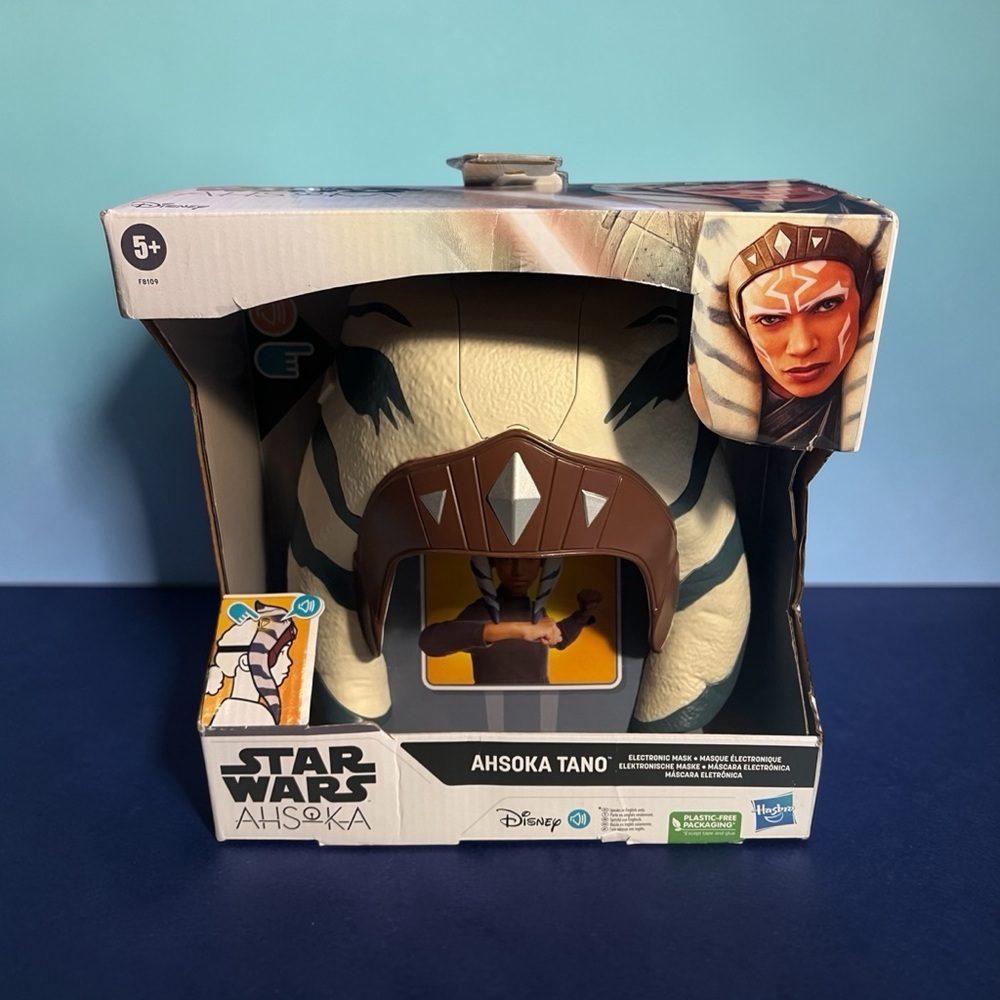 Disney Parks Star Wars Ahsoka Tano Electronic Mask – New in Box